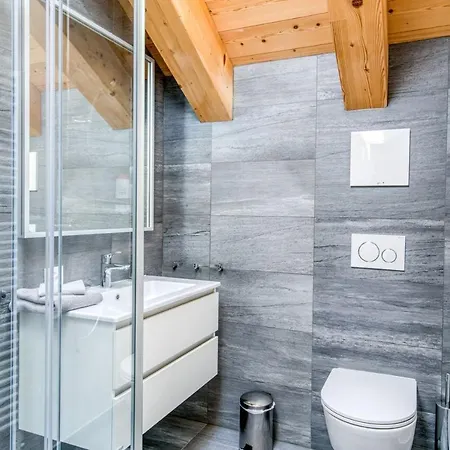 Otel Montagnier B62, Indoor Pool And *