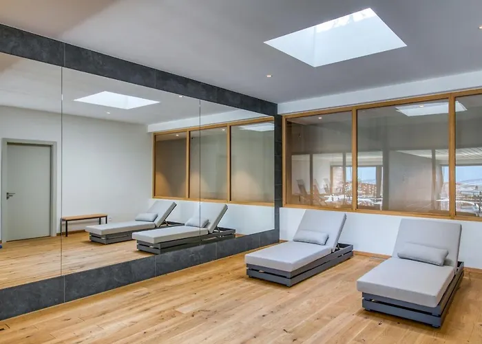 Montagnier B62, Indoor Pool And Hotel *