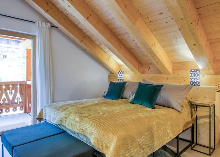 Montagnier B62, Indoor Pool And Hotel *