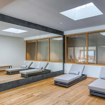 Montagnier B62, Indoor Pool And Hotel *