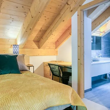 Montagnier B62, Indoor Pool And Hotel *